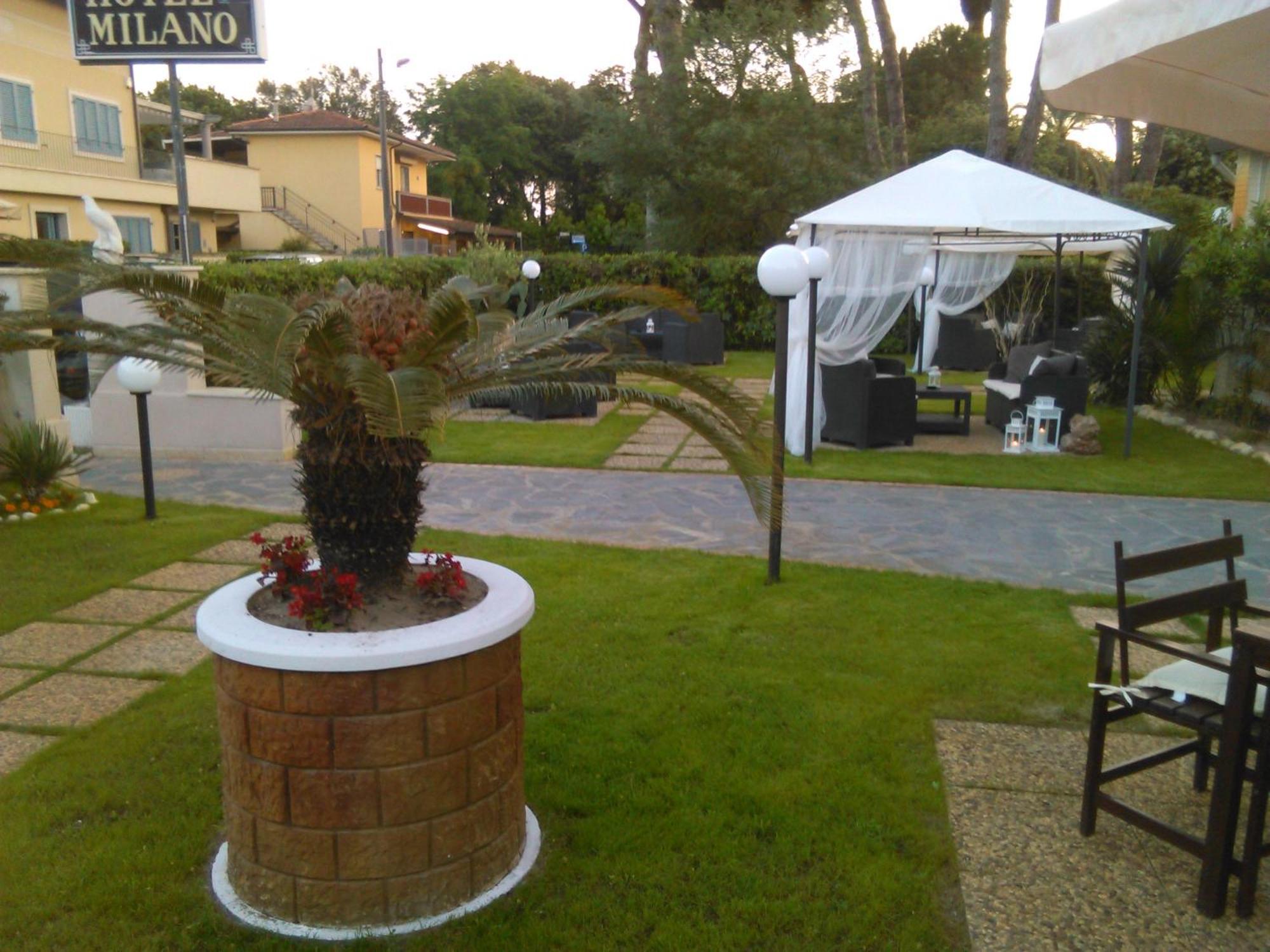Milano Hotel Marina di Pietrasanta Exterior photo