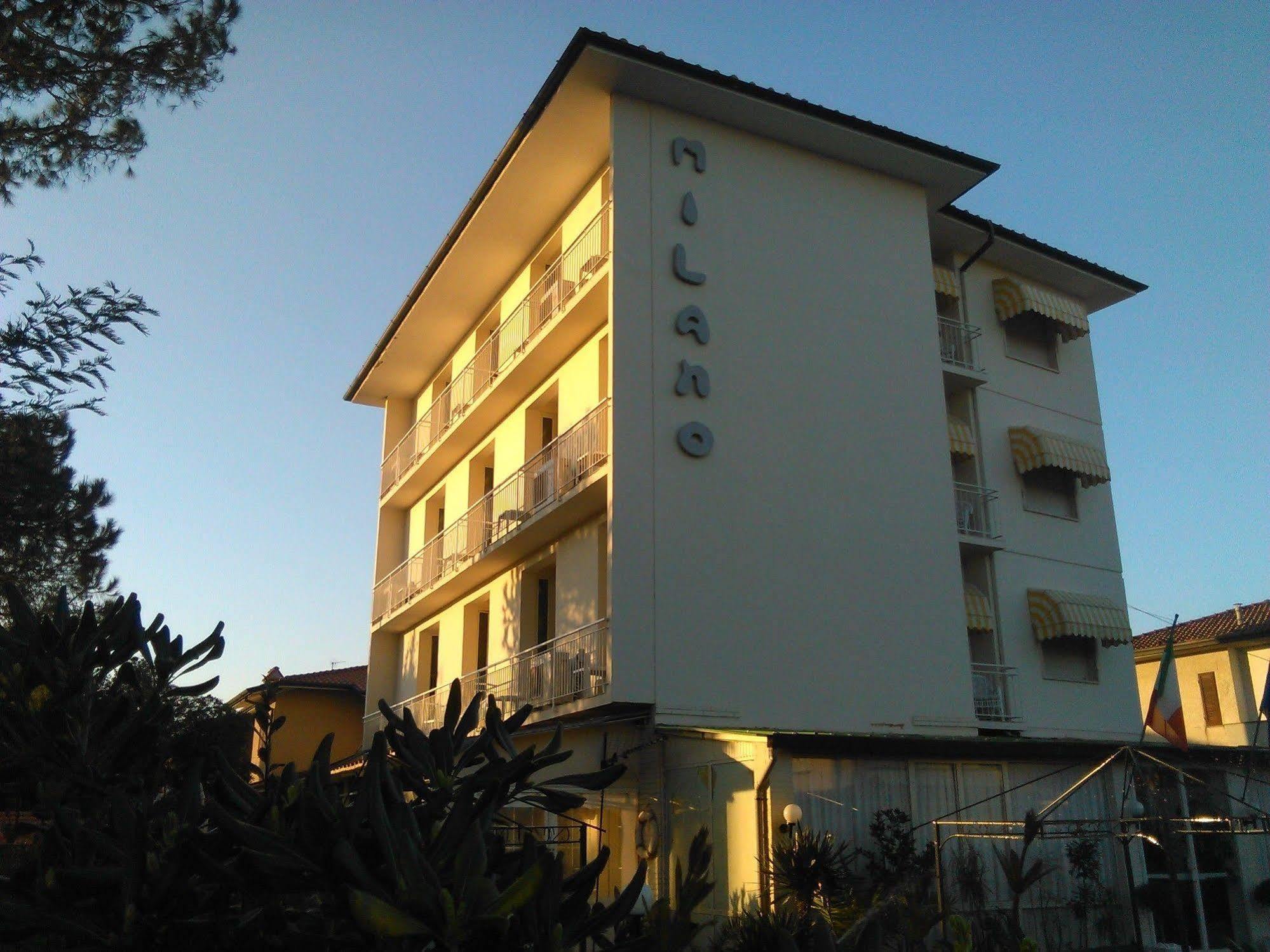 Milano Hotel Marina di Pietrasanta Exterior photo